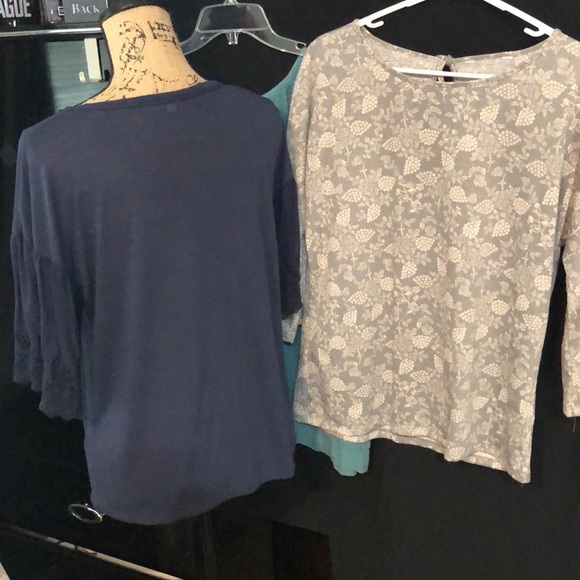 Beautiful lightweight and comfortable shirts - Picture 2 of 6